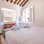 Domus In Lauro