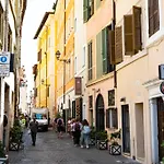 Domus In Lauro