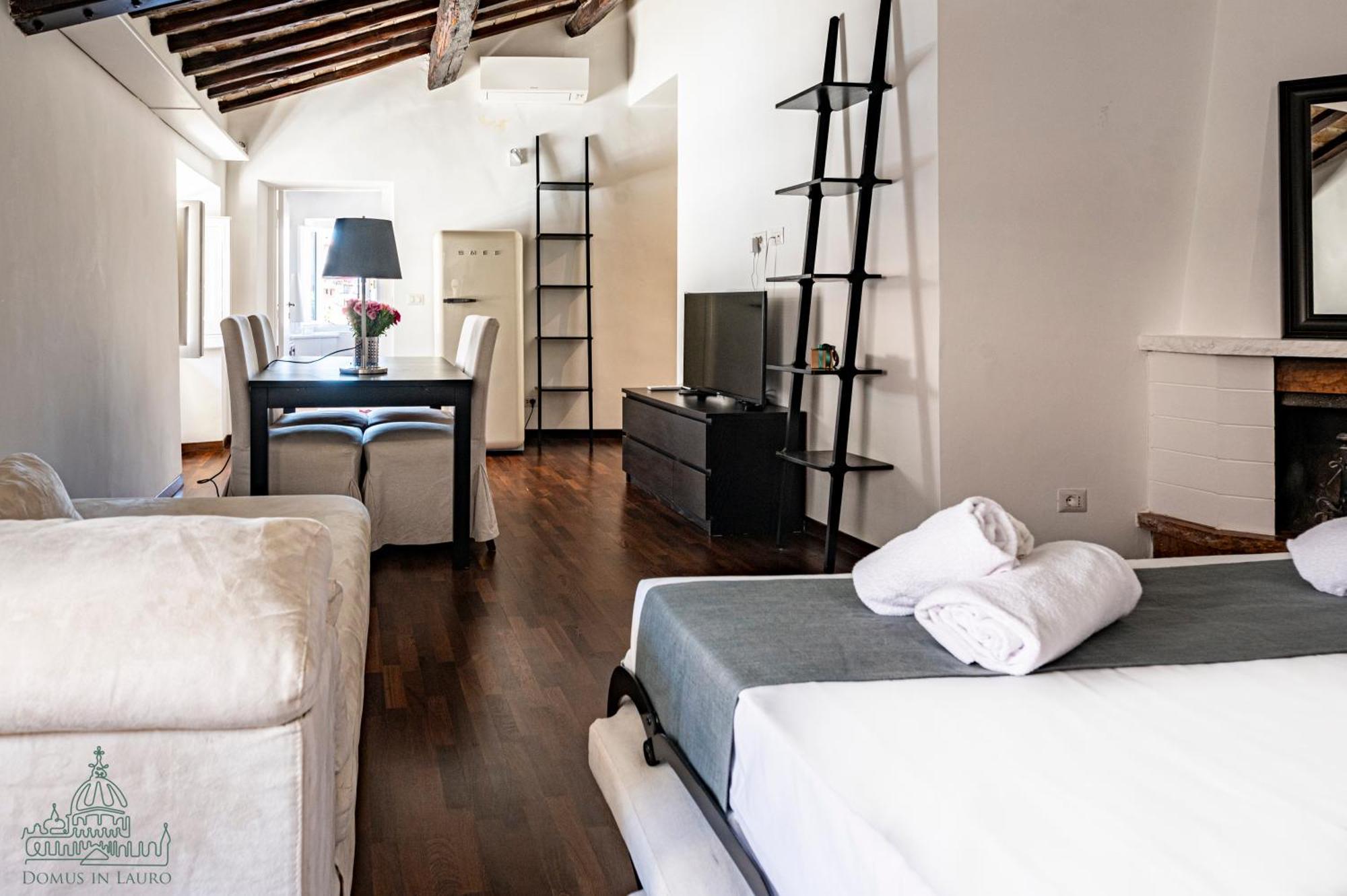 Apartment Domus In Lauro Rom