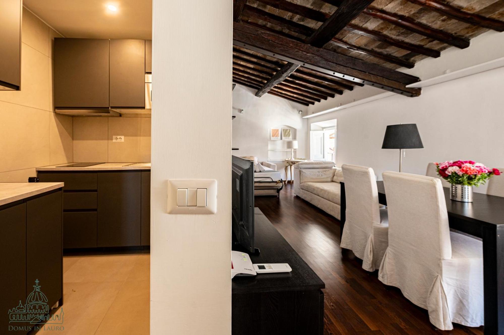 Apartment Domus In Lauro Rom